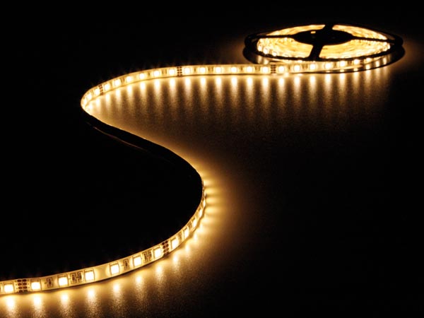 CINTA DE LEDs FLEXIBLE  COLOR BLANCO CLIDO 2700K  300 LEDs  5m  24V