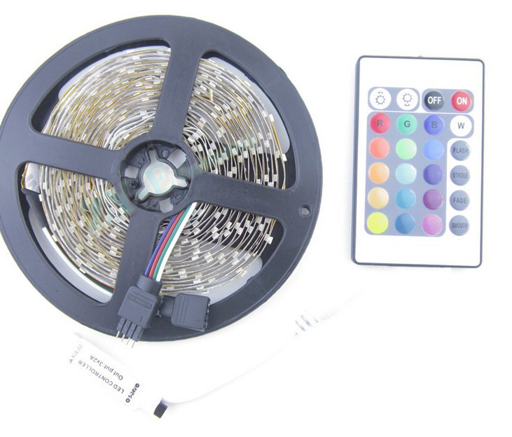 JUEGO CON CINTA LEDs FLEXIBLE Y CONTROLADOR RGB 150 LEDs 5m 12V 20W