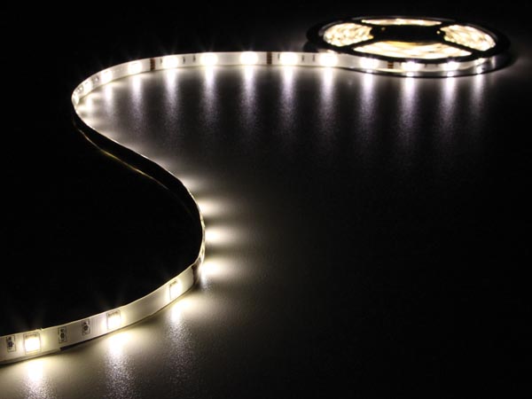 CINTA TIRA DE LEDs FLEXIBLE  BLANCO CALIDO  150 LEDs  5m  12V  21W