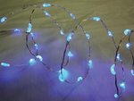 CADENA DE LUZ DECORTAVIA CON LEDs COLOR AZUL 30 LEDs A PILAS  LONGITUD 90 cm