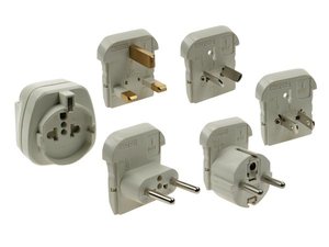 JUEGO DE ADAPTADORES DE VIAJE  6 TIPOS DIFERENTES  APTO PARA 26 PAISES