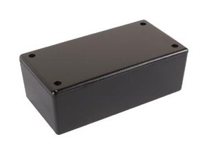 CAJA DE PLASTICO COLOR NEGRO IDEAL PARA CIRCUITOS IMPRESOS  130 x 70 x 45mm