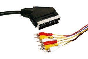 CABLE VIDEO CON EUROCONECTOR MACHO  6 x RCA MACHO 2m