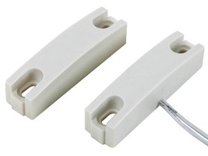 CONTACTO MAGNETICO COLOR BLANCO 05A 100VDC NC PRECABLEADO